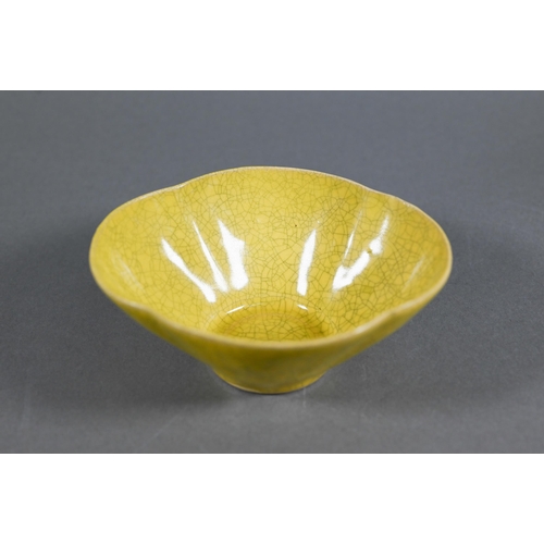 476 - A 20th century Chinese Ge style yellow quatrafoil bowl evenly covered with a finely crackled lemon y... 