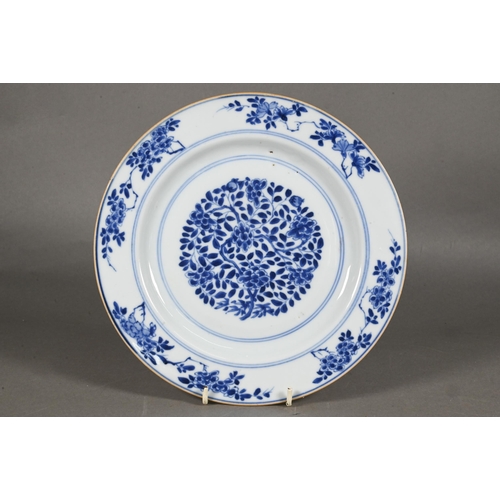 478 - A pair of 18th century Chinese blue and white plates, Qianlong period (1736-95) Qing dynasty, painte... 