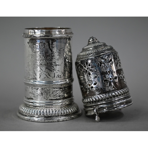 53 - A late Victorian silver sugar caster of cylindrical form with bayonet-fitting top, maker's mark rubb... 