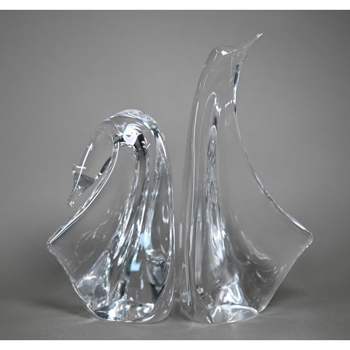 536 - A pair of Daum glass penguins, 23/16 cm high to/w a dolphin, frog and another bird; lot also include... 