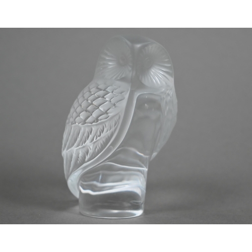 549 - A Lalique glass owl, engraved script 'Lalique ® France', 9cm