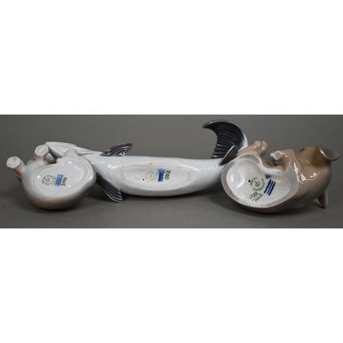 559 - A Royal Copenhagen 502 Salmon, 1024 Chicken, 359 Swan, 2609 Fawn, 3140 Dachshund and 1238/1408 Rolli... 