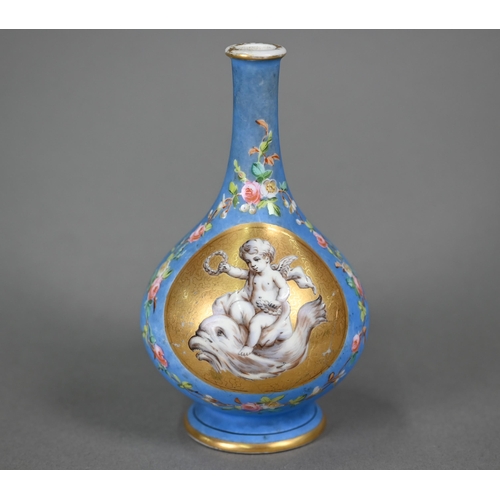 582 - An early 19th century French porcelain onion-shaped flask, the gilt reserves painted en grisaille wi... 