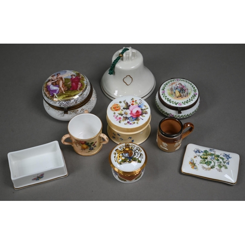 605 - A Royal Worcester miniature cream-ground loving cup with floral painted decoration, 1907 to/w a Doul... 