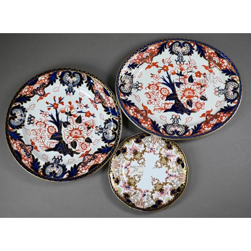 611 - A box of 19th century and later Derby Royal Crown Derby wares, including Imari wares (box)