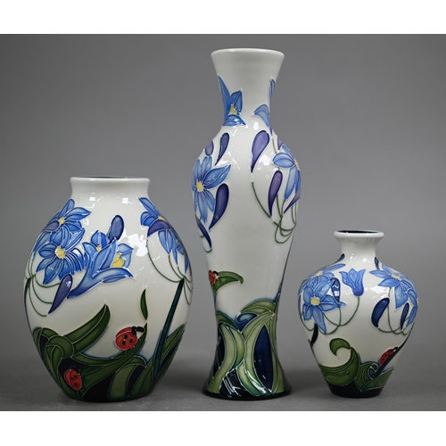 646 - Three boxed Moorcroft 'Fly Away Home' vases by Rachel Bishop, 2005, 21/13/10 cm (3)