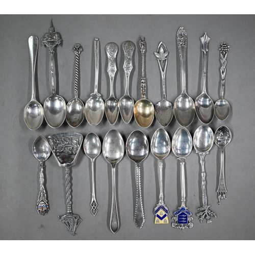 91 - A selection of silver teaspoons and souvenir spoons, tongs and other flatware, 9.3oz, to/w various C... 