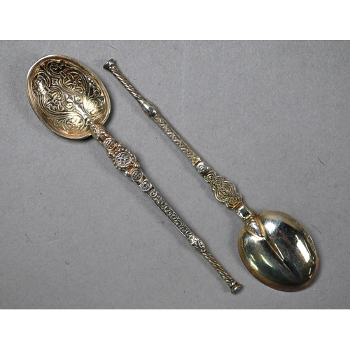 1073 - A cased set of six silver gilt facsimile Coronation Anointing spoon coffee spoons, London 1936