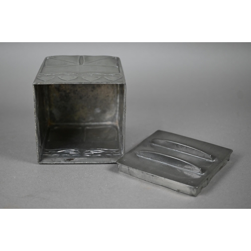 1082 - An Art Nouveau pewter biscuit box and cover of cube form with embossed stylised foliage, in the mann... 