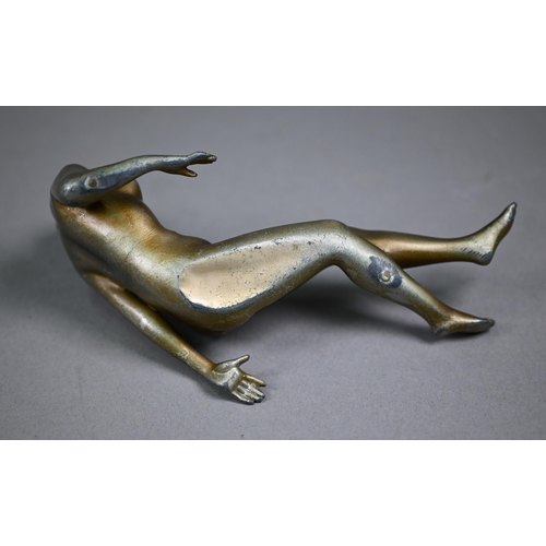 1105 - AMENDED DESCRIPTION An Art Deco-style bronzed female reclining nude in the manner of Lorenzl (unsign... 