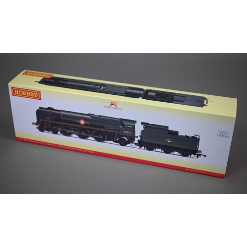 1176 - A boxed Hornby R3617 BR (Late) 4-6-2 Merchant Navy (Rebuilt) 'Elder Dempster Lines' locomotive and t... 