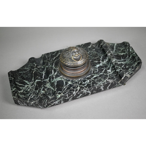 897 - An antique veined marble inkstand centred by a cast brass circular hinge top inkwell (without liner)