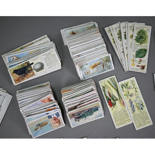 1055 - A large collection of cigarette/trade cards and sets and part sets - loose but collated, including P... 