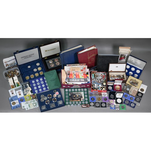 1067 - A quantity of mixed coins, stamps, costume jewellery, trade cards etc (box)