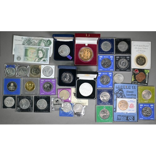 1067 - A quantity of mixed coins, stamps, costume jewellery, trade cards etc (box)