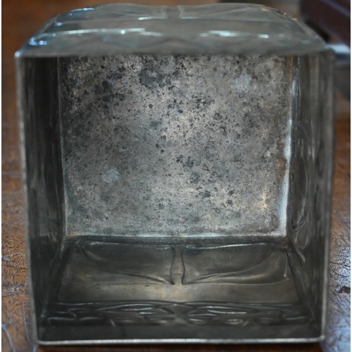 1082 - An Art Nouveau pewter biscuit box and cover of cube form with embossed stylised foliage, in the mann... 