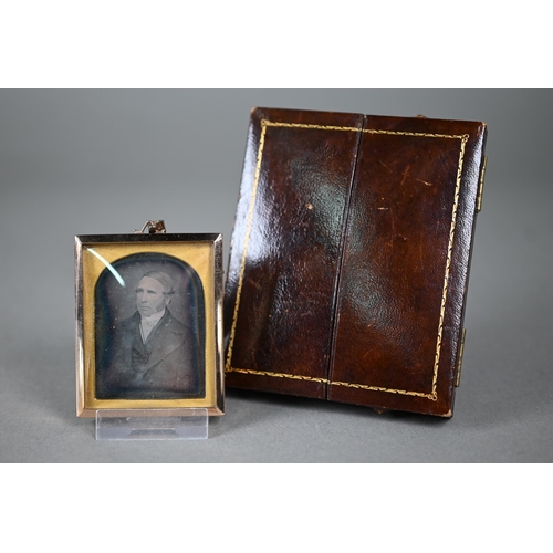 97 - Manner of Richard Beard - A daguerrotype photographic portrait of a gentleman, in gilt metal frame a... 