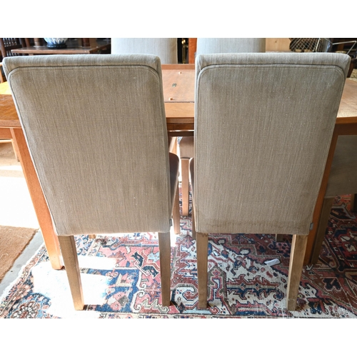 285 - Five Flamant 'Dalya' birch framed dining chairs in off-white linen upholstery (5)