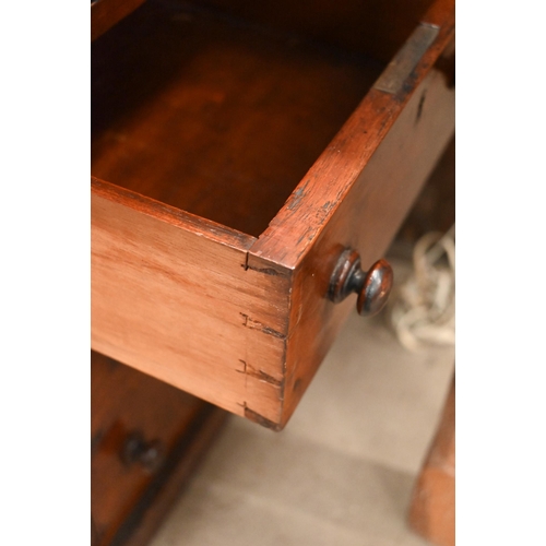 409 - A Victorian walnut inlaid Davenport with hinged sloping top, stationery box and 4 side drawers, 54 x... 