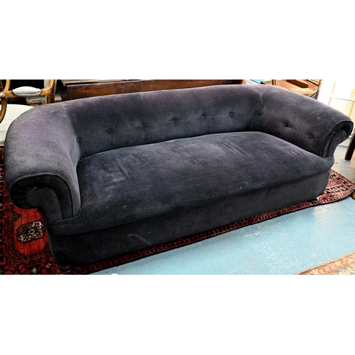 292 - A refurbished traditional Chesterfield sofa, 200 cm wide