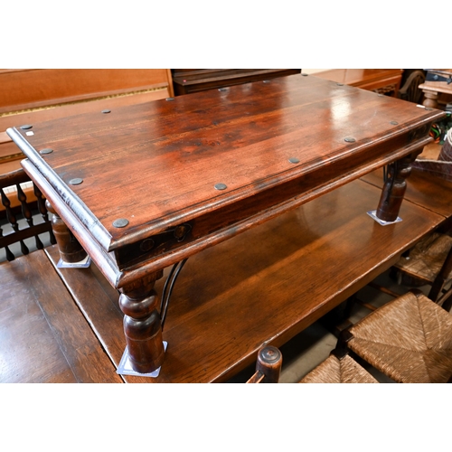 488 - Thakat hardwood coffee table