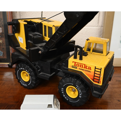 167 - Large Tonka brand dump truck to/w another smaller white van (2)