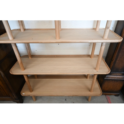 271 - A modern light ash free-standing shelving unit, 110 cm wide x 40 cm deep x 162 cm high