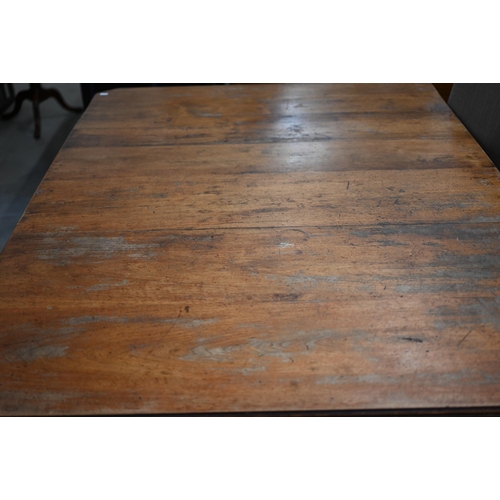 284 - A late 19th century mahogany wind-out extending dining table with canted rectangular top and single ... 