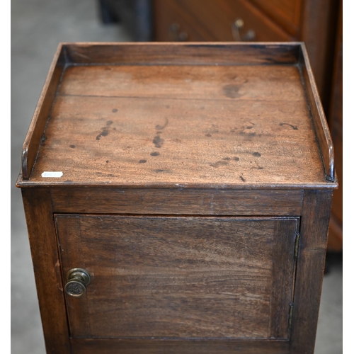 420 - A 19th century mahogany pot cupboard on slender turned supports, 36 cm wide x 30 cm deep x 82 cm hig... 