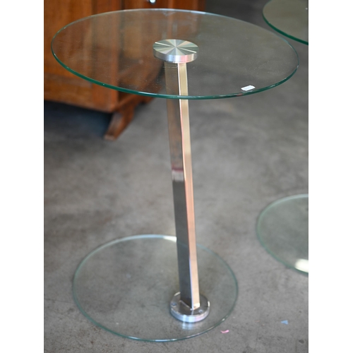 425 - A pair of contemporary  glass and chrome circular side tables 43cm diam to/w a similar square exampl... 