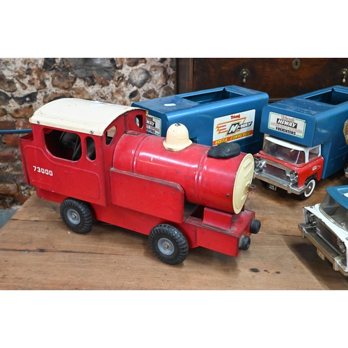 69 - A vintage Tri-ang 'Puff-Puff' train with bellows, 46 cm to/w a Tri-ang 'Hi-Way' milk truck and three... 