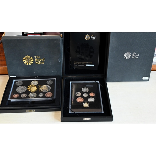 403 - A Royal Mint cased 2008 United Kingdom Coinage Royal Shield of Arms Proof Collection 14,240/20,000, ... 