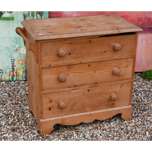 128 - A vintage pine chest with three long drawers and rail to one side, 90 x 46 cm deep x 80 cm high