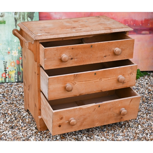 128 - A vintage pine chest with three long drawers and rail to one side, 90 x 46 cm deep x 80 cm high