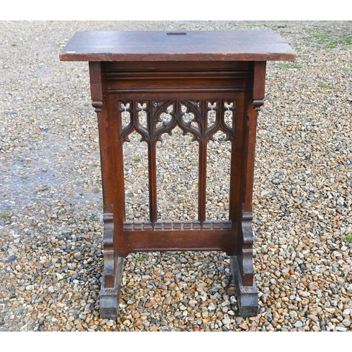 136 - An early 20th century Gothic Revival oak lectern, 60 cm wide x 30 cm deep x 84 cm high