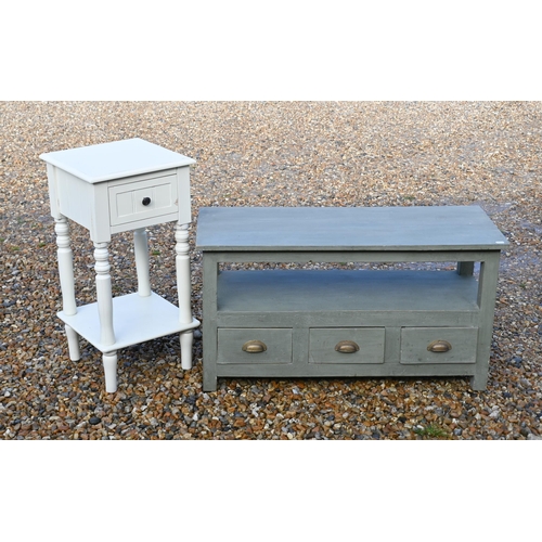 139 - A painted side table/media cabinet with three drawers, 94 cm wide x 40 cm deep x 50 cm high to/w pai... 