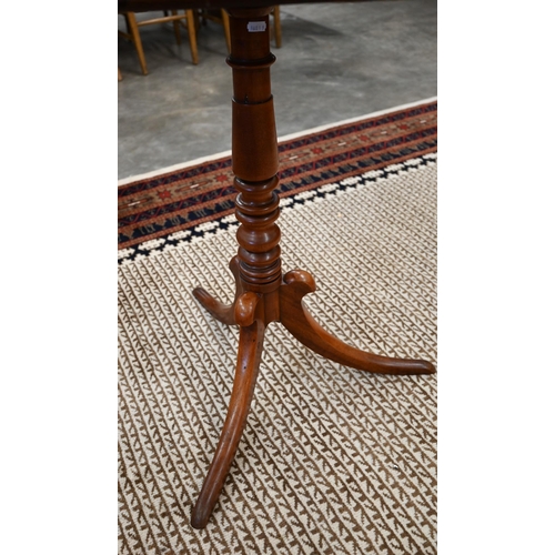 40 - A Victorian mahogany tilt-top occasional table, 54 cm wide x 50 cm deep x 75 cm high