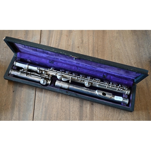 438 - # A vintage La Fleur EPNS flute in fitted case