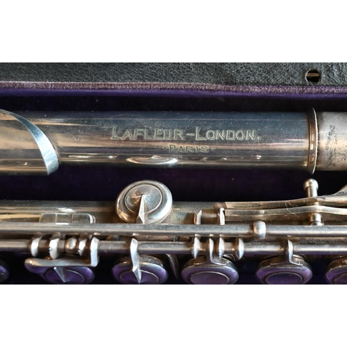 438 - # A vintage La Fleur EPNS flute in fitted case