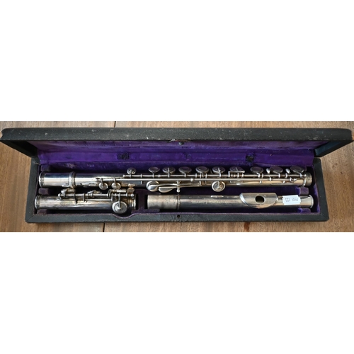 438 - # A vintage La Fleur EPNS flute in fitted case