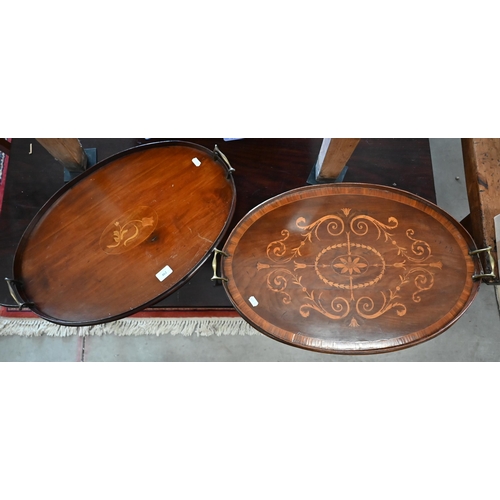 462 - An Edwardian marquetry-inlaid mahogany-inlaid mahogany oval tray with satinwood crossbanding and bra... 