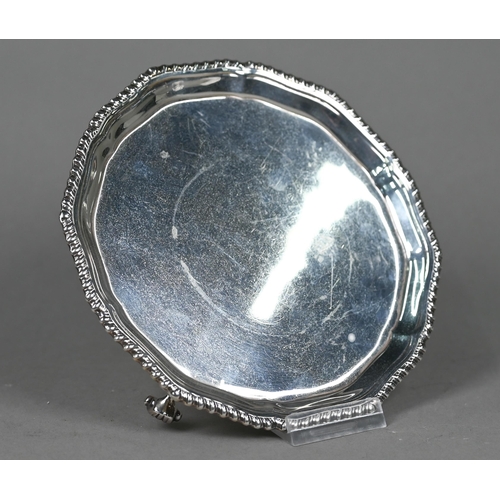 102 - A silver card salver with gadrooned rim and scroll feet, D & J Wellby Ltd, London 1924, 5.4oz, 1... 