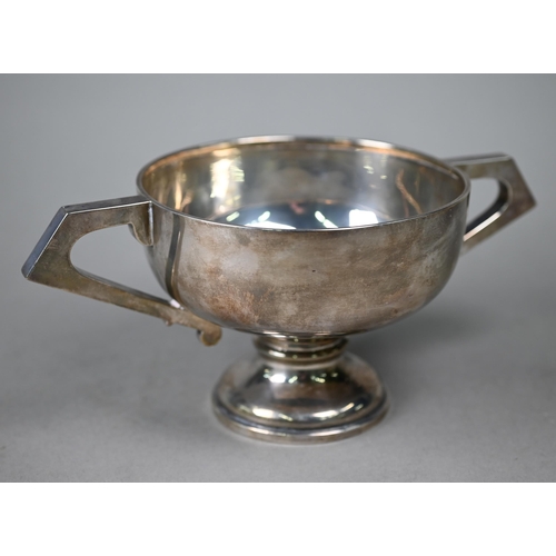 112 - A silver two-handled bowl on stemmed foot, Fattorini & Sons Ltd, Birmingham 1929, 10.4oz, 15cm d... 