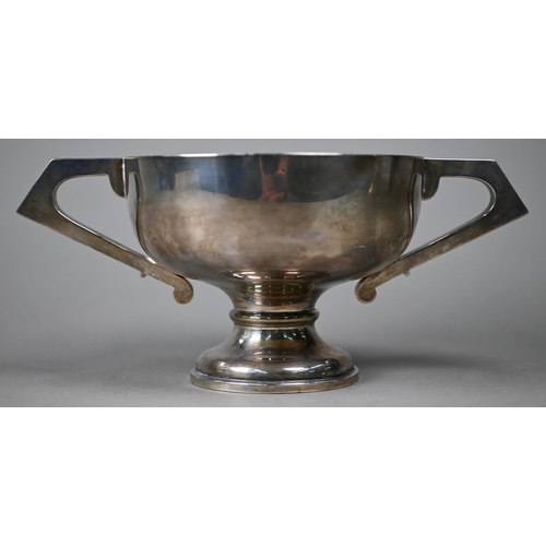 112 - A silver two-handled bowl on stemmed foot, Fattorini & Sons Ltd, Birmingham 1929, 10.4oz, 15cm d... 