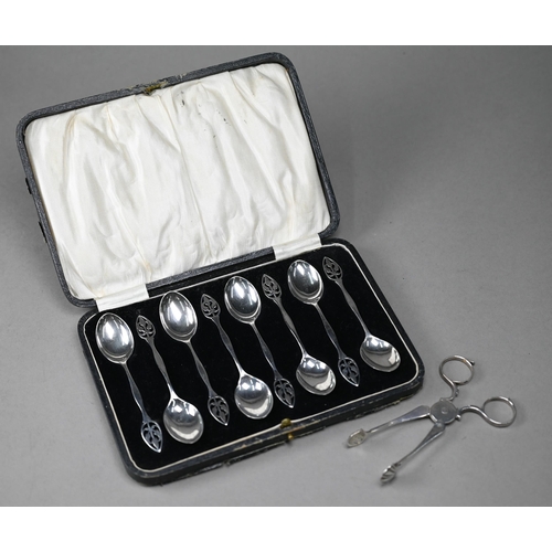 118 - A cased set of eight Art Deco silver teaspoons with foliate pierced stems, Docker & Burn Ltd., B... 