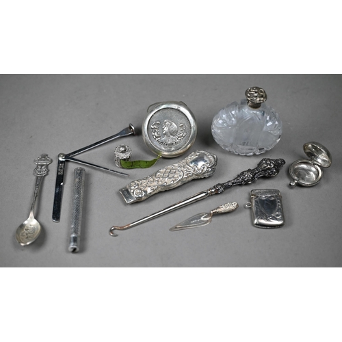 126 - Various silver and other oddments including a vesta case, sovereign case, trowel book-mark, unmarked... 