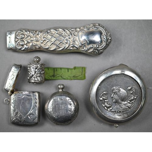 126 - Various silver and other oddments including a vesta case, sovereign case, trowel book-mark, unmarked... 