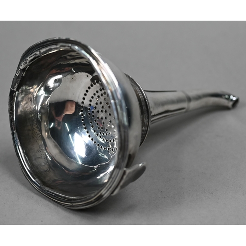 161 - A George III silver wine funnel with reeded rim, John Lambe, London 1798, 3.3oz, 14.5cm high;bowl de... 