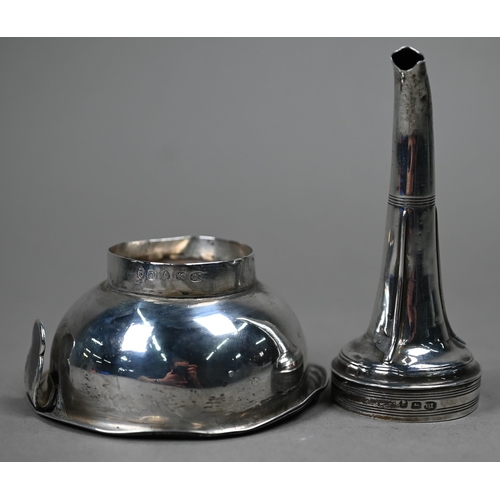 161 - A George III silver wine funnel with reeded rim, John Lambe, London 1798, 3.3oz, 14.5cm high;bowl de... 