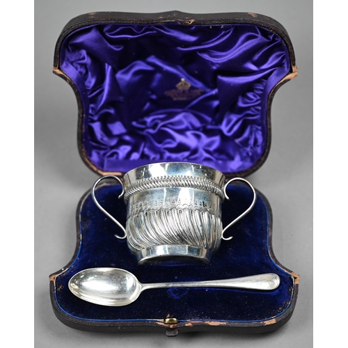 168 - A Victorian cased silver porringer with writhen half-fluting and twin handles, Jesse Earls, London 1... 